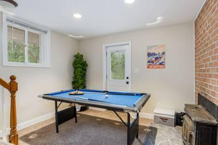 Harpers Ferry Cabin Hot Tub, Deck, Fire Pit, Wifi Buitenkant foto