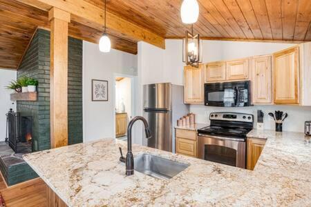 Harpers Ferry Cabin Hot Tub, Deck, Fire Pit, Wifi Buitenkant foto