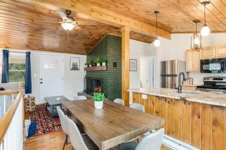 Harpers Ferry Cabin Hot Tub, Deck, Fire Pit, Wifi Buitenkant foto